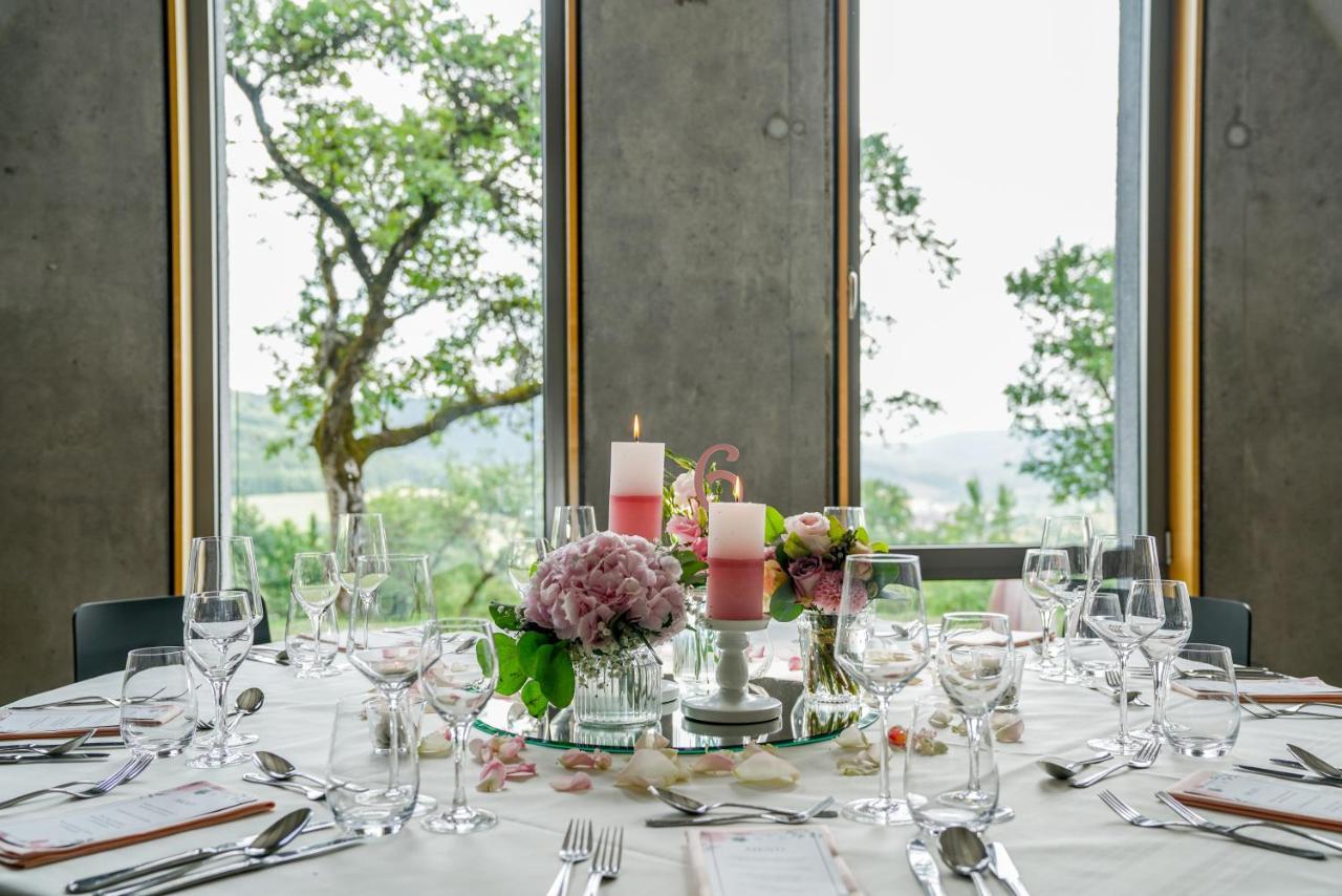 Hotel Hofgut Hohenkarpfen Hausen ob Verena Exteriör bild