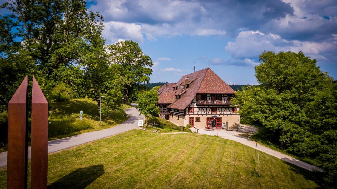 Hotel Hofgut Hohenkarpfen Hausen ob Verena Exteriör bild