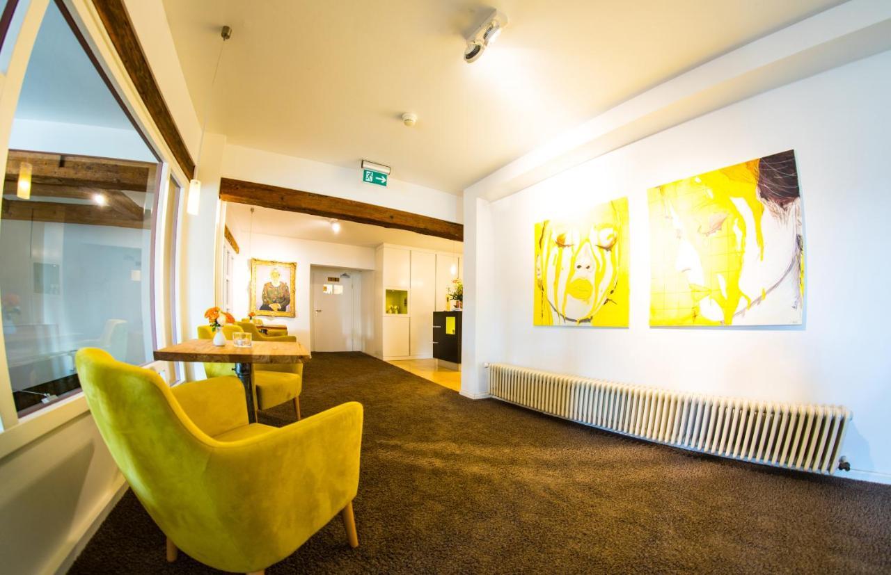 Hotel Hofgut Hohenkarpfen Hausen ob Verena Exteriör bild