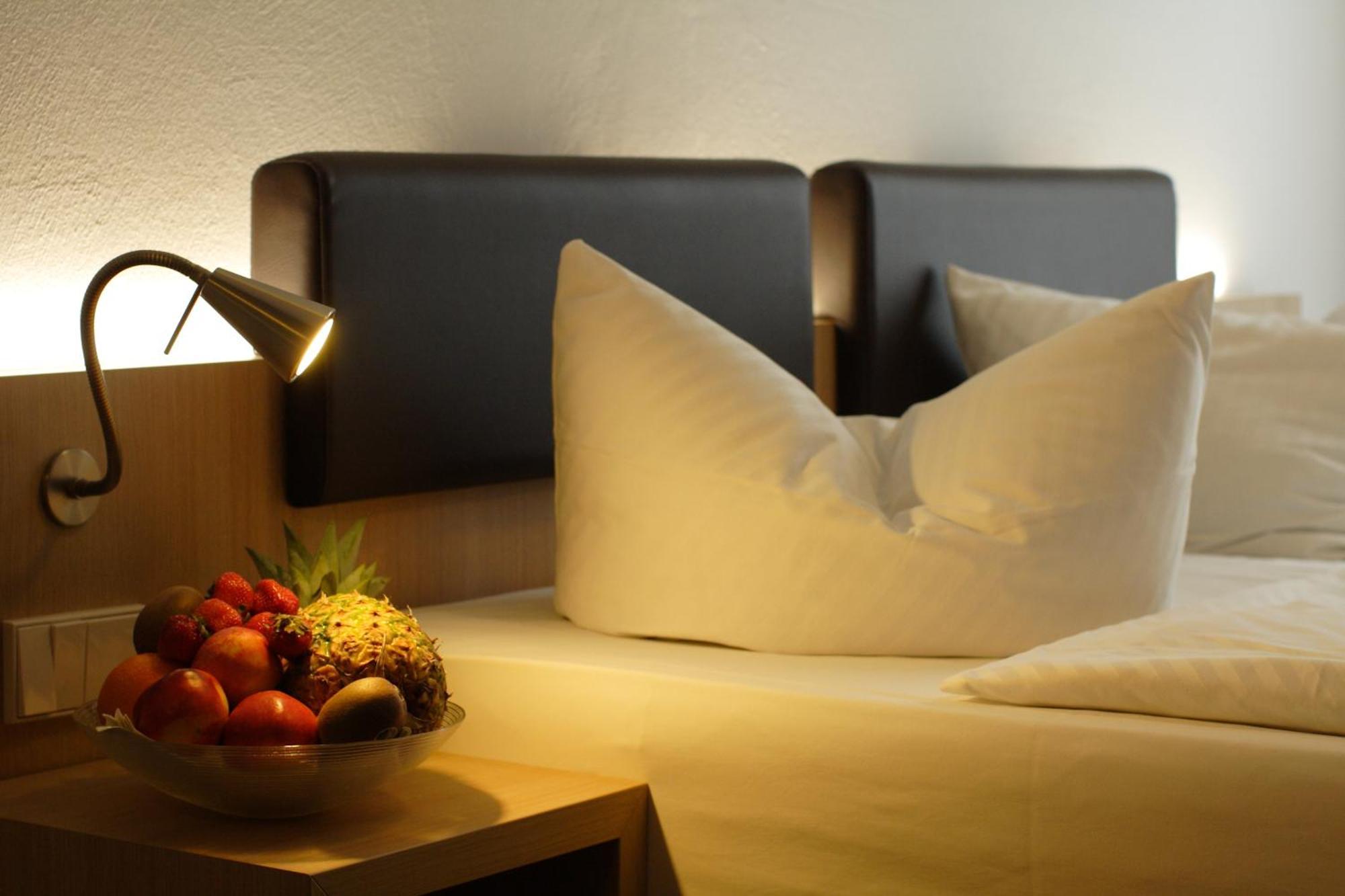 Hotel Hofgut Hohenkarpfen Hausen ob Verena Exteriör bild