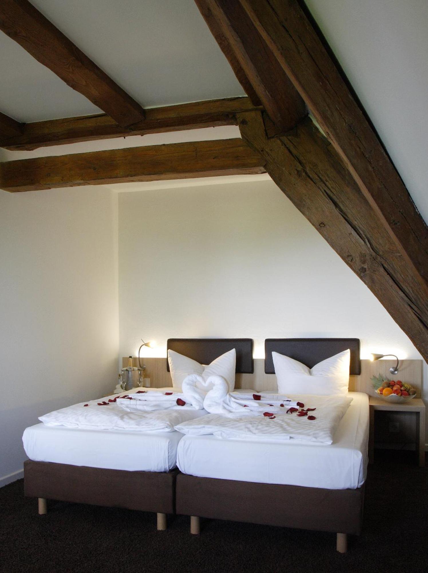 Hotel Hofgut Hohenkarpfen Hausen ob Verena Rum bild