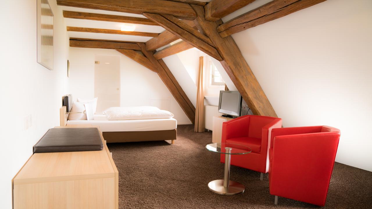 Hotel Hofgut Hohenkarpfen Hausen ob Verena Exteriör bild
