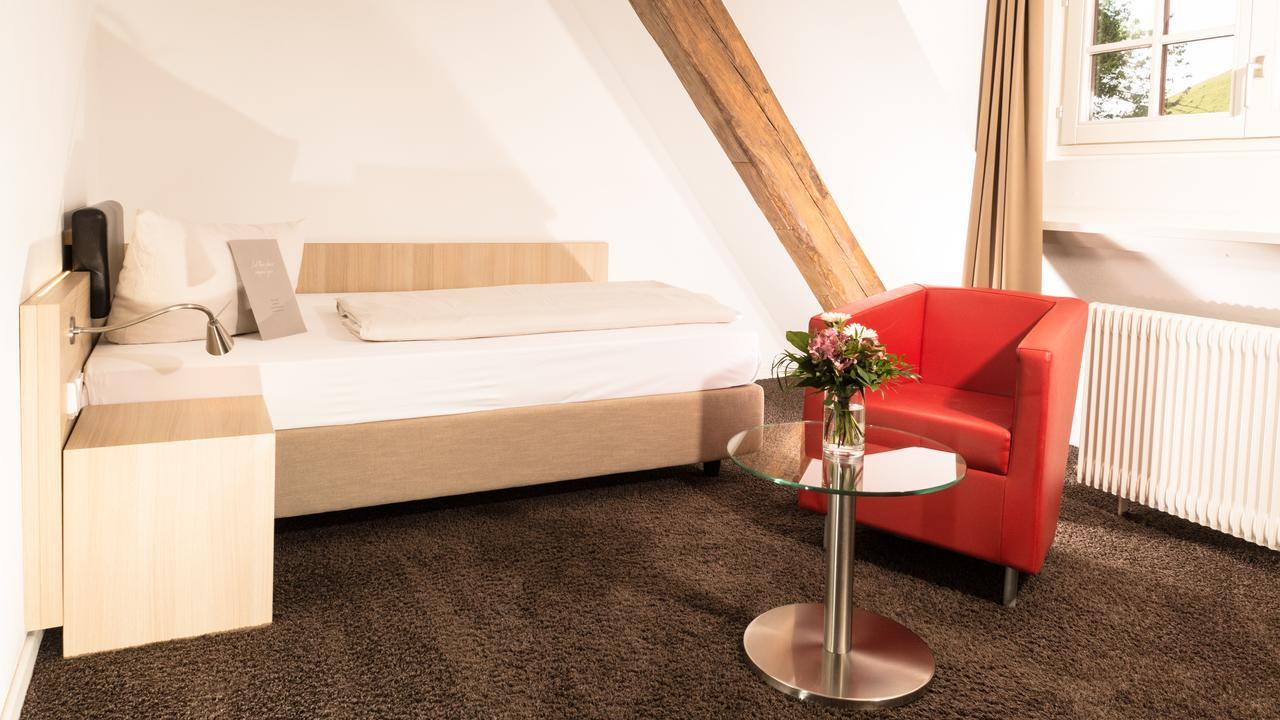 Hotel Hofgut Hohenkarpfen Hausen ob Verena Exteriör bild